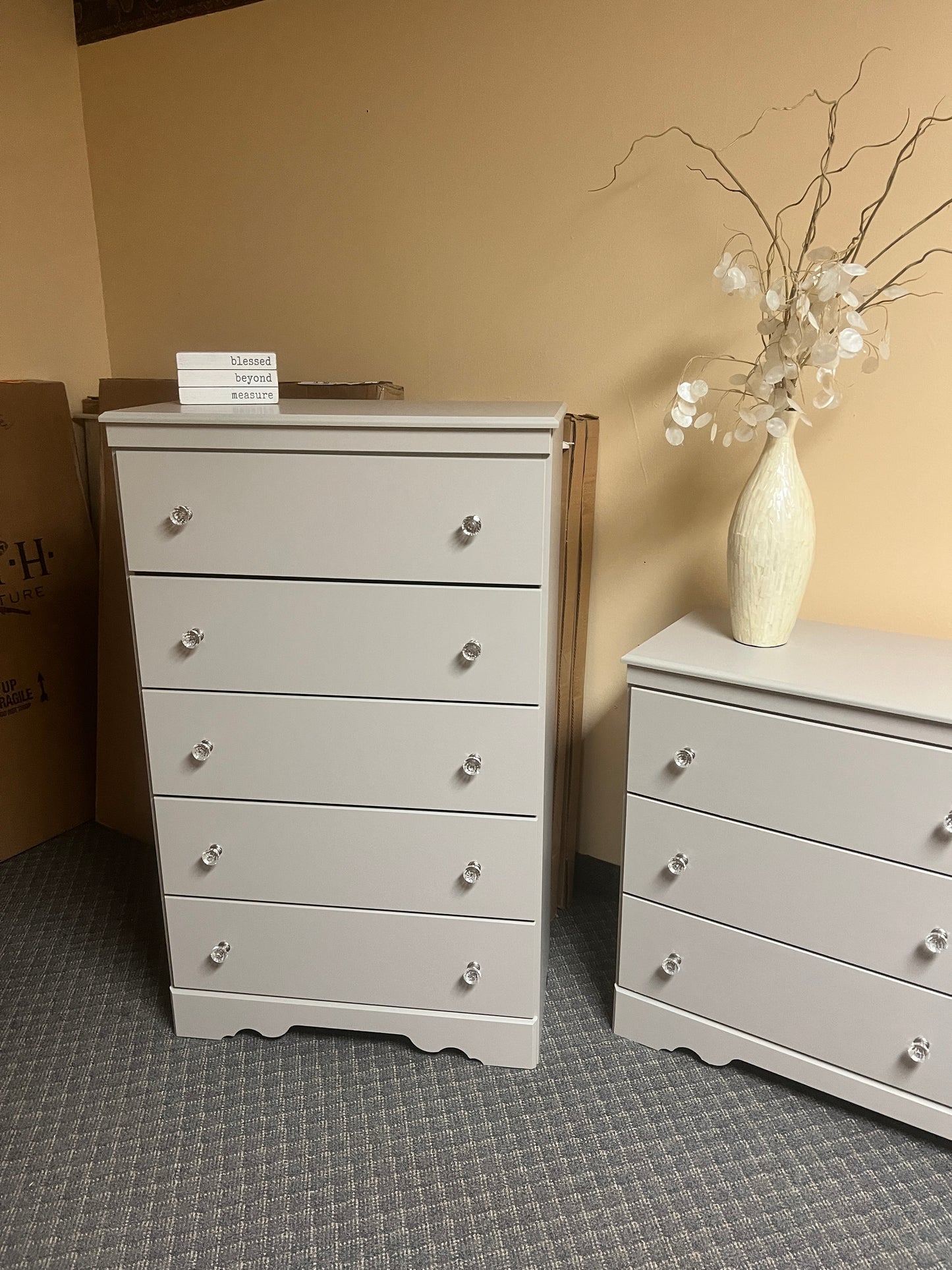 Gorgeous Brand new Pre-assembled, Made in USA, Three piece grey bedroom set. Comes with dresser, chest of drawers, and night stand
