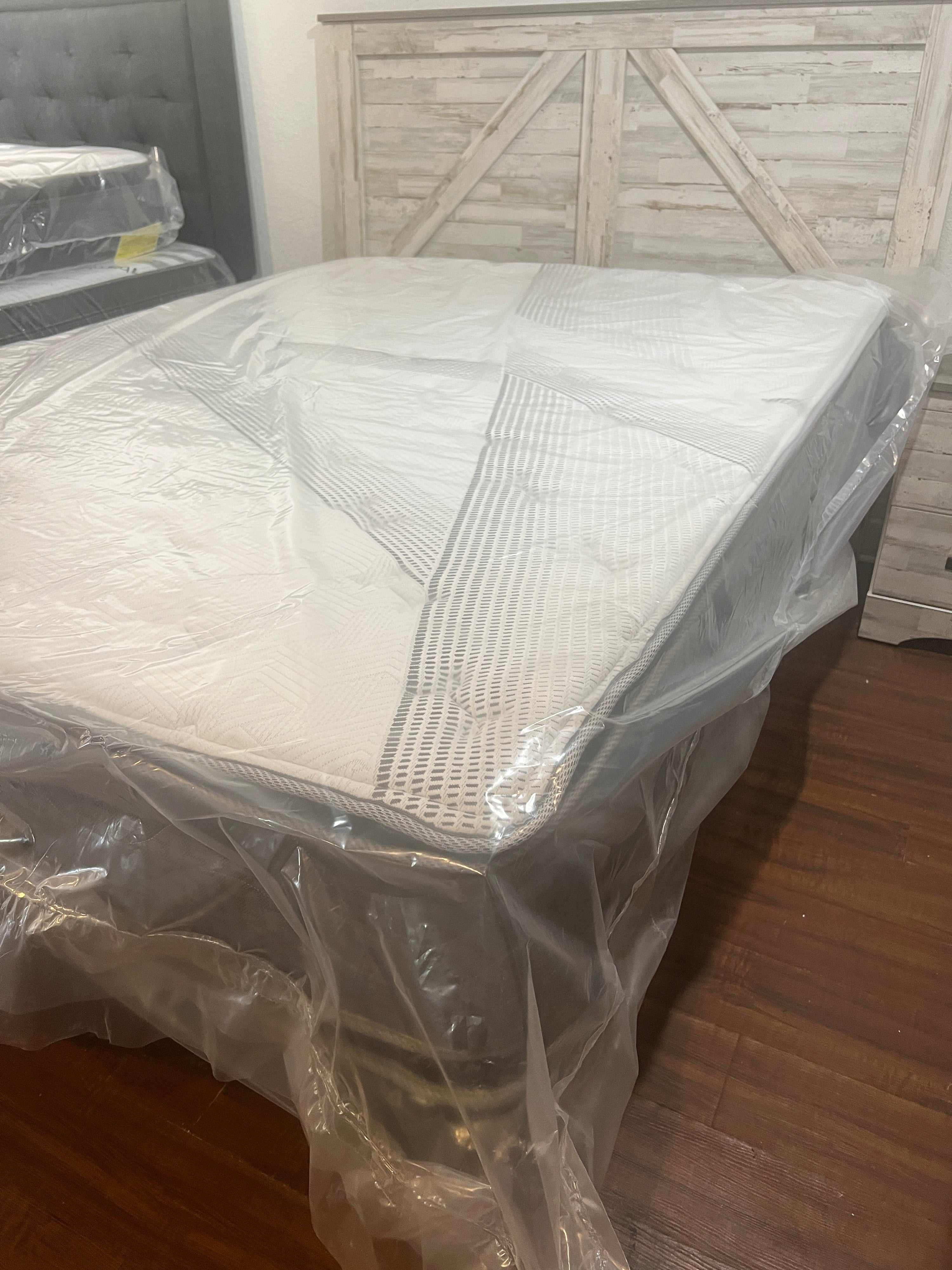 Preassembled Made in America Bedroom Furniture & Jamison Mattresses. Perfect Blend 2 Furniture