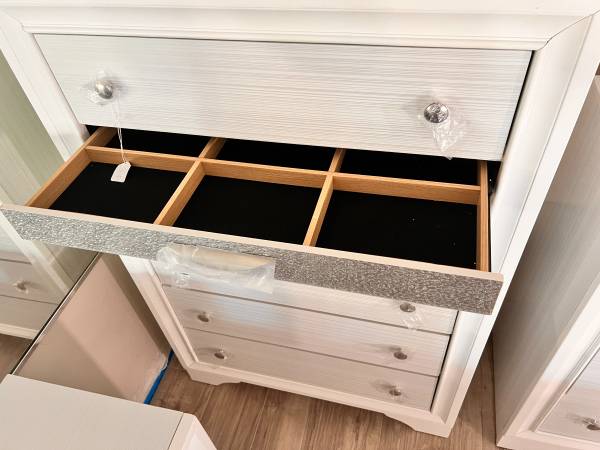 New Sadeel Chest of Drawers