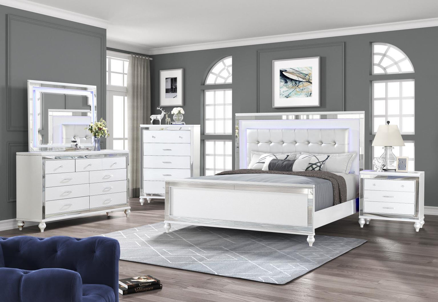 Brand new Queen 5 PC Bedroom Set