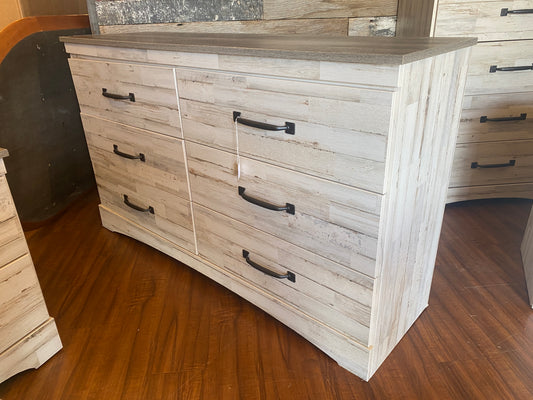 Beautiful Brand New KITH Coastal Rustic Six Drawer Dresser