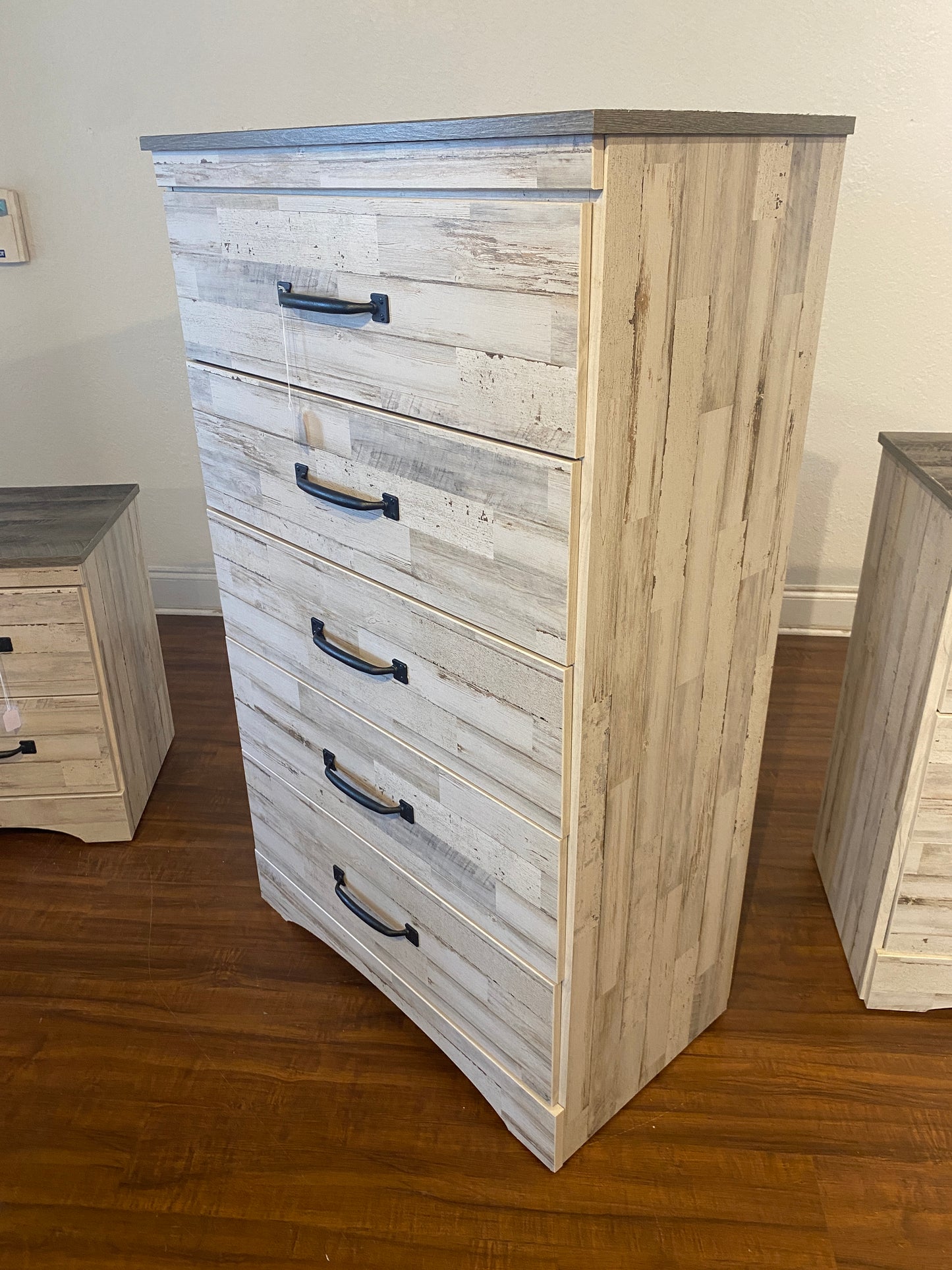 Brand new Pre-assembled, Made in USA, Coastal Rustic Aspen 5 Chest of Drawers