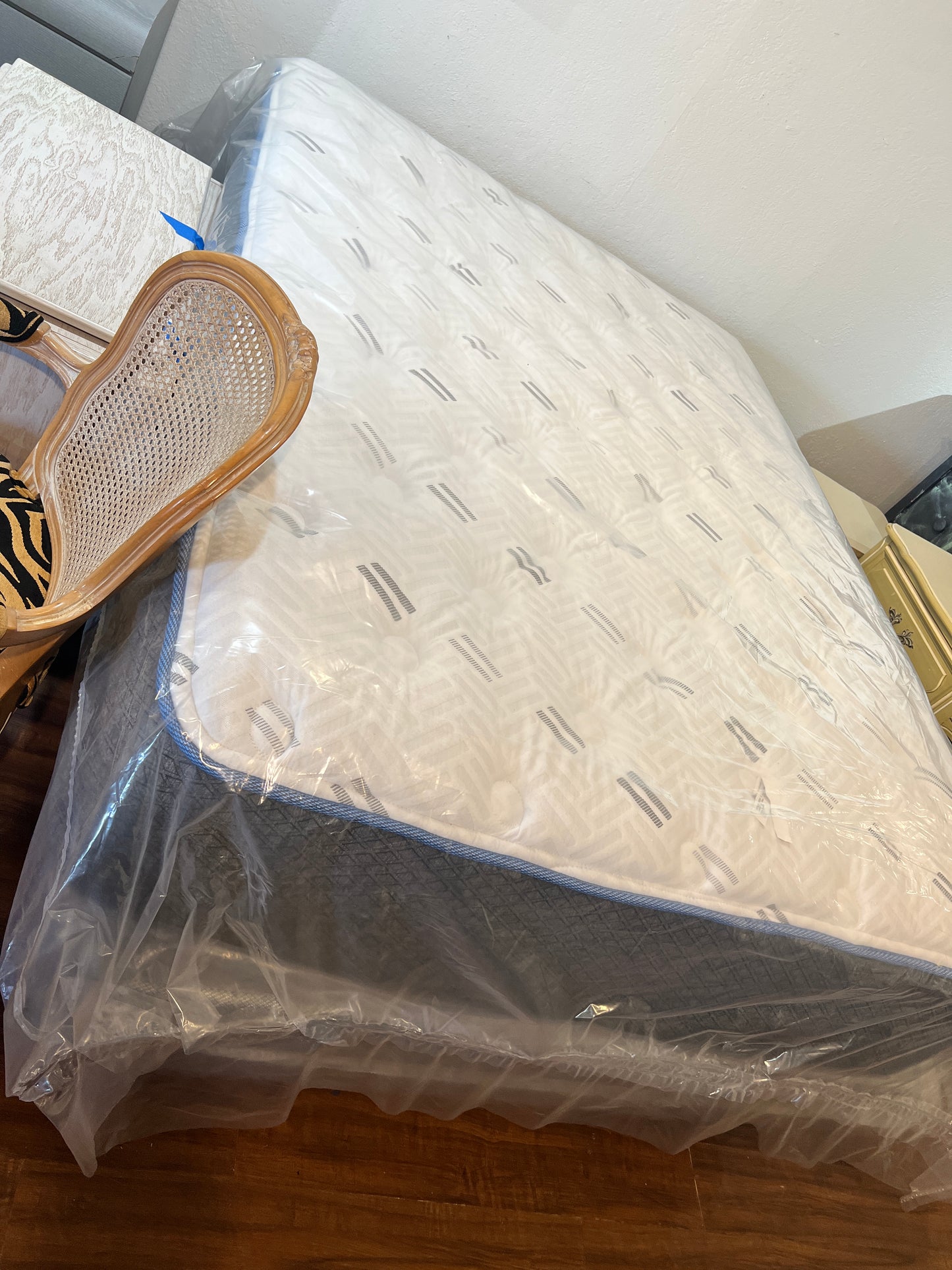 Brand new, made in USA, 13.5 Jamison Hudson Bay Plush FIRM mattress
